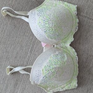 💕Victoria's Secret Dream Angels Demi Lined Bra with crystal Studs 34DD 💕